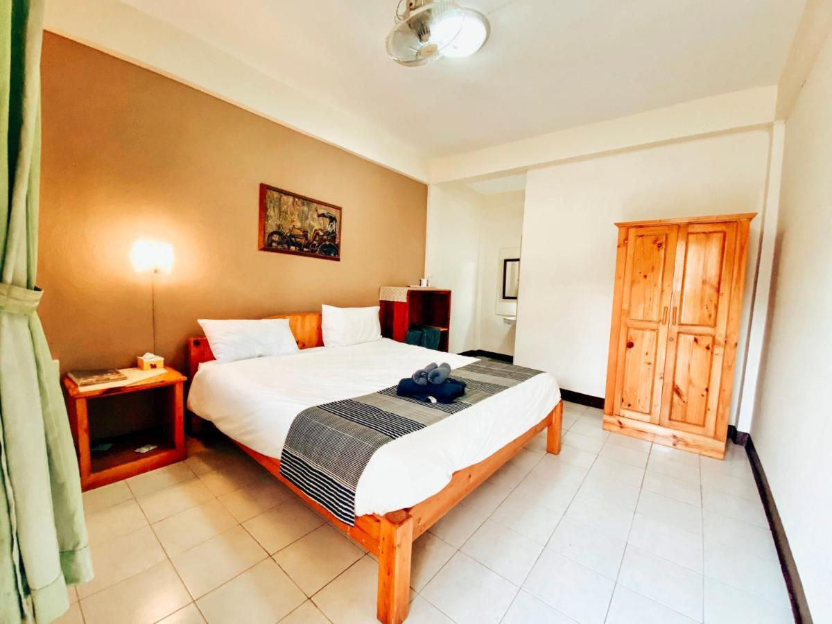 The Shire Guesthouse Chiang Mai Buitenkant foto