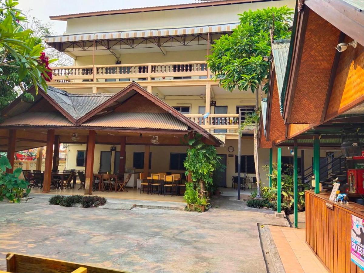 The Shire Guesthouse Chiang Mai Buitenkant foto