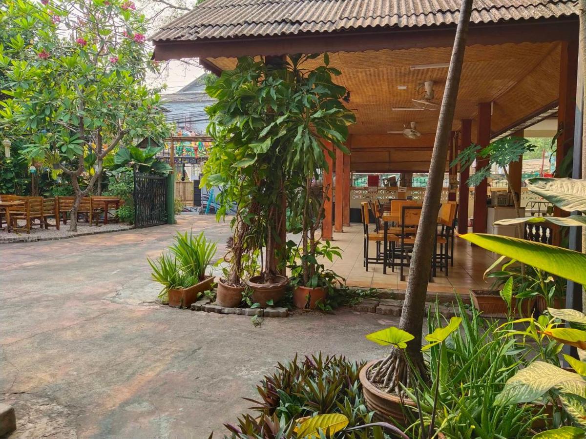 The Shire Guesthouse Chiang Mai Buitenkant foto