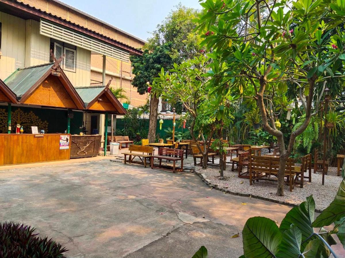 The Shire Guesthouse Chiang Mai Buitenkant foto